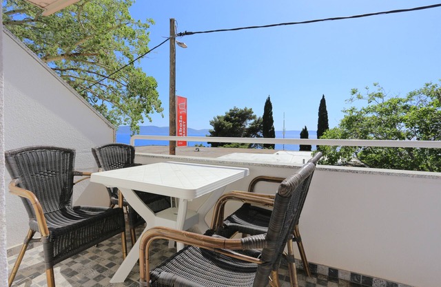 One bedroom apartment with balcony and sea view Živogošće - Porat, Makarska (A-18218-a)