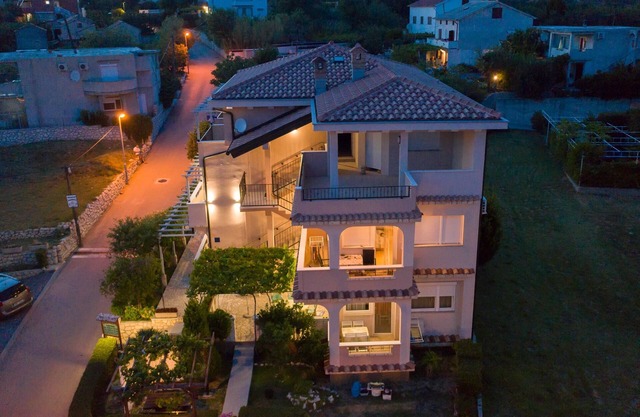 One bedroom apartment with terrace Lopar, Rab (A-18388-b)