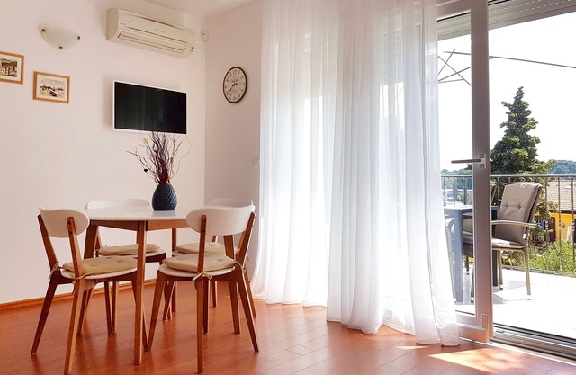 One bedroom apartment with terrace and sea view Rovinj (A-3373-b)