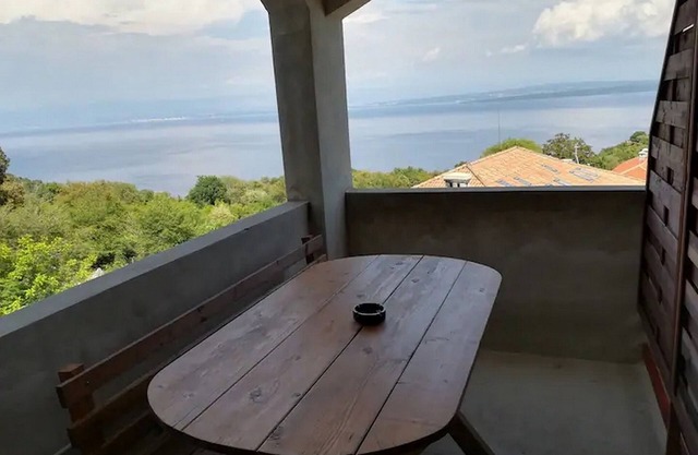 One bedroom apartment with balcony and sea view Beli, Cres (A-22435-b)