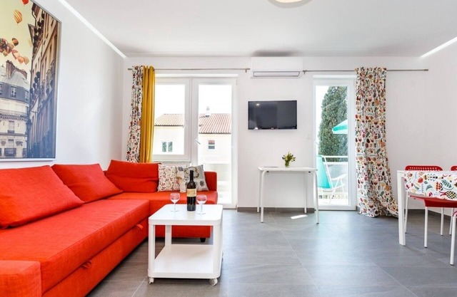 One bedroom apartment with balcony and sea view Krk (A-22454-b)