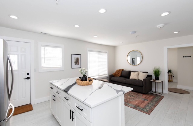 One Bedroom Boutique Suite Downtown Sandusky