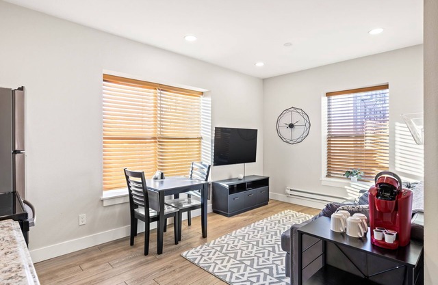 One Bedroom Corner Unit - Lots of Light!