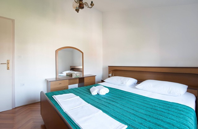 One bedroom apartment with air-conditioning Turanj, Biograd (A-6445-a)