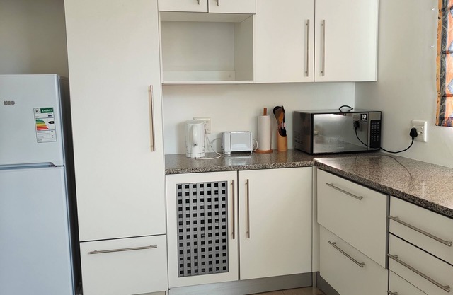 One bedroom, spacious guest house in a quiet neighbourhood.