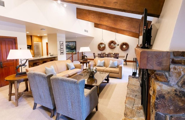 One Bedroom Townhouse with Hot Tub apartment hotel