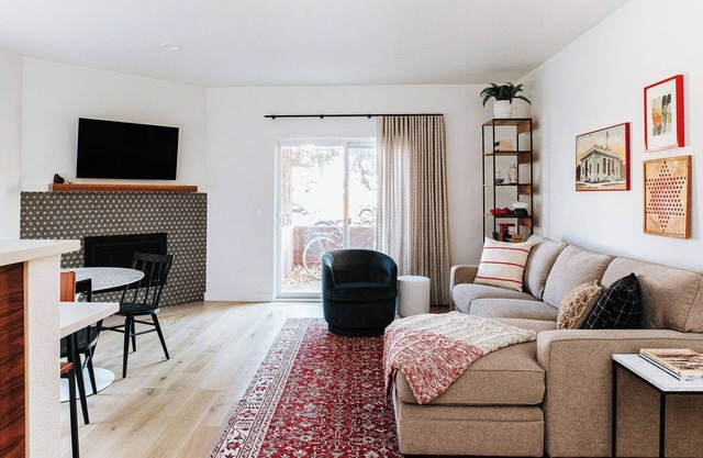 One Block to Pearl Street monthly rental-Digital Nomad's dream