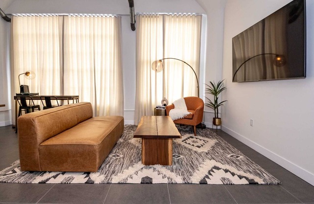 One of a kind! AMAZING downtown 1-BR luxury condo BEST location