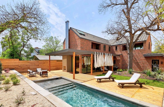 One Of A Kind Clarksville Home + Private Pool - Willow