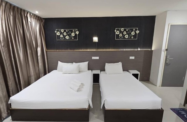 One Point Hotel - RH Plaza