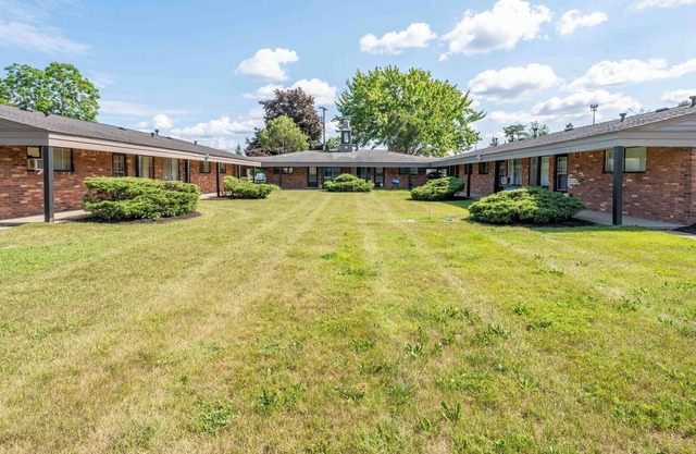 ONE11 Residences Apartment - Wolverine Lake