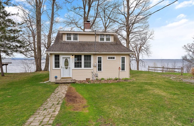 Oneida Lakeside | Private Dock | Pet Friendly