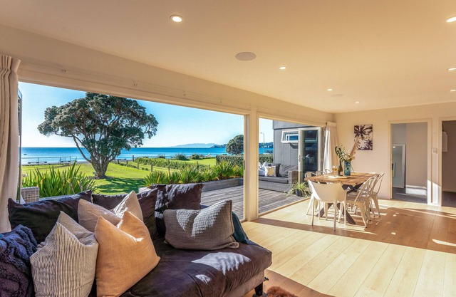 ONETANGI BEACHFRONT ESCAPE | Coast & Country |