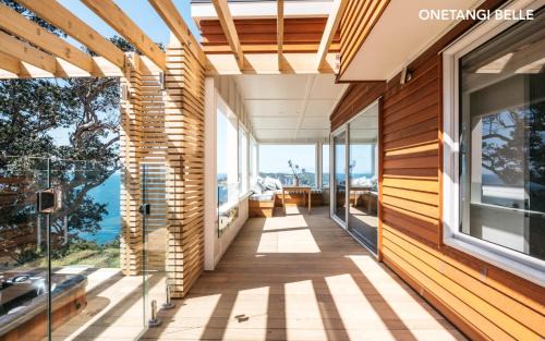 Onetangi Belle - Coast & Country