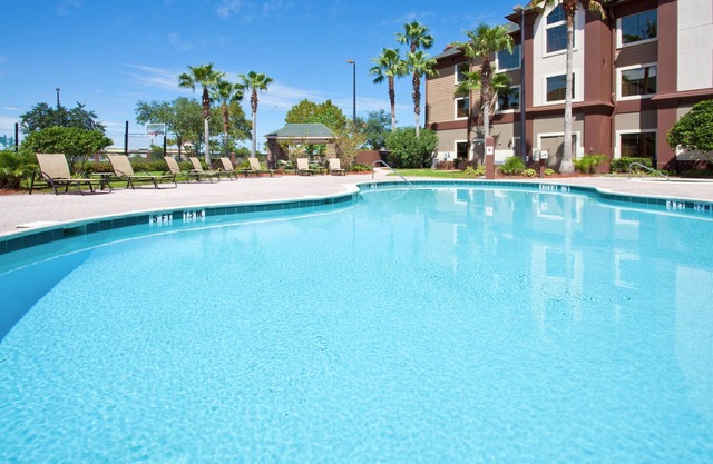 Only 1.5 Miles from Orlando International Airport + 24 Hour Fitness Center | 25 Minutes to Disney World