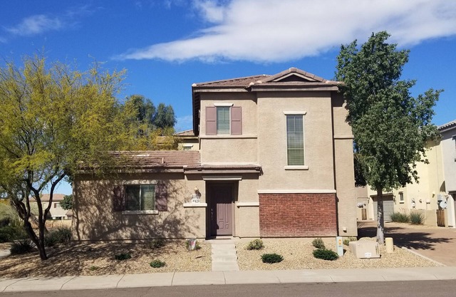 Only 15 minutes from Cardinals Stadium, 10 minutes to Peoria Baseball Complex