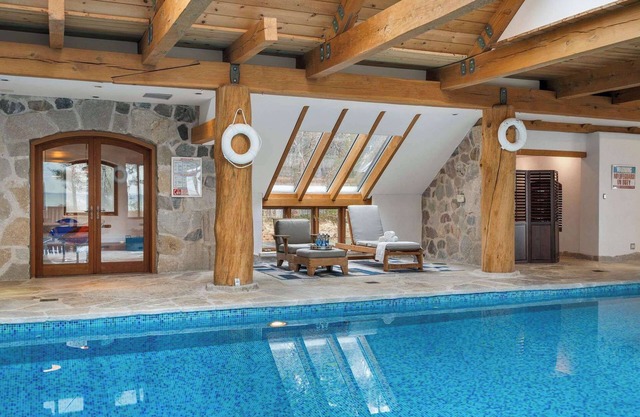 Only 9 minutes from the horse show