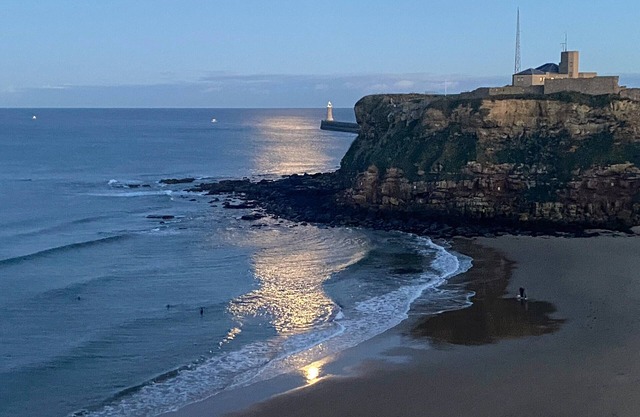 Only a short walk to the beach, cafés and seafront a perfect location for couples.