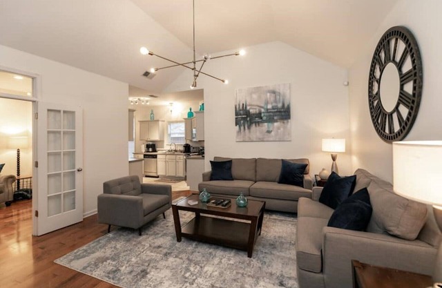 Only rental home with standby generator!Immaculate home quick drive to Downtown.