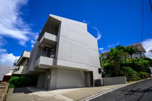 onna resort nakadomari ビーチまで車で4分 最大12名OK 中庭付き貸切ヴィラでくつろぐ恩納村ステイ