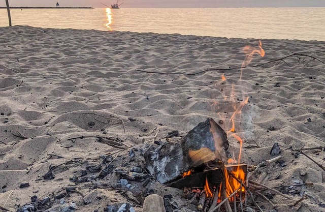 Ontonagon Home w/Fire Pit - Steps to Beach!