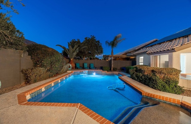 Open and Spacious! Pool & Hot Tub, and Game Room! Just 10mins to Mayo Clinic!