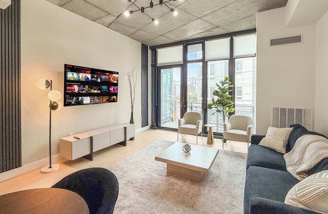 Open NoLibs 2BR Near Local Hotspots | Sleeps 8