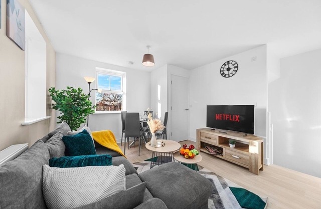 Opulent 2BR/2BA House with FREE Parking