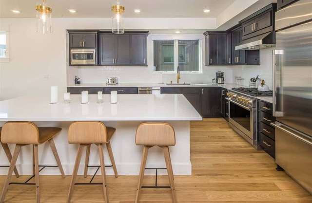 Opulent 4 Bedroom Townhouse