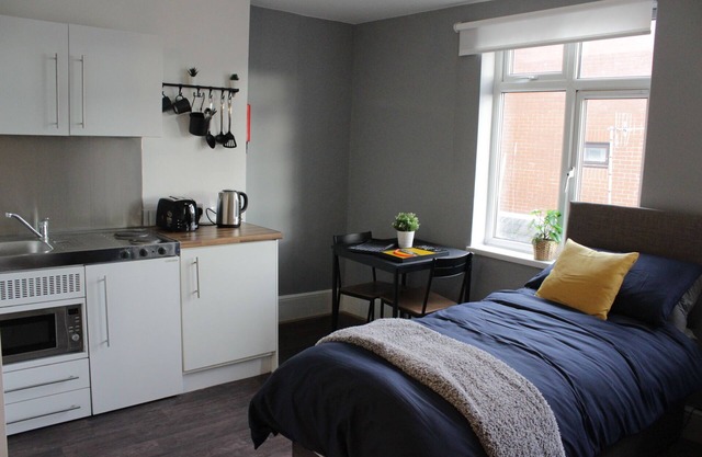 Opulent Studio Flat in City Centre w/FREE WIFI