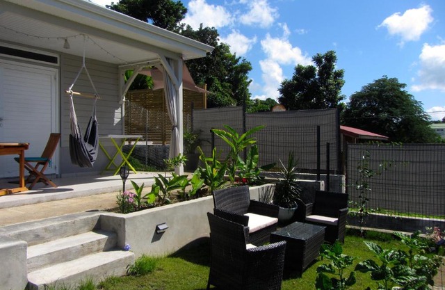 Or bleu-Bungalow volcan Soufriere-Vue sur mer