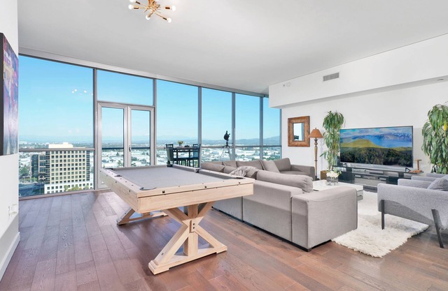 Orange County Luxury Apartment