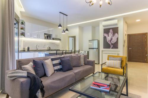 Orano - Chic 2-Bedroom Apartment in Bsalim