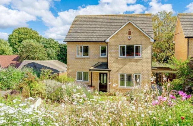 Orchard House Westwood - 4 Bed Detached House