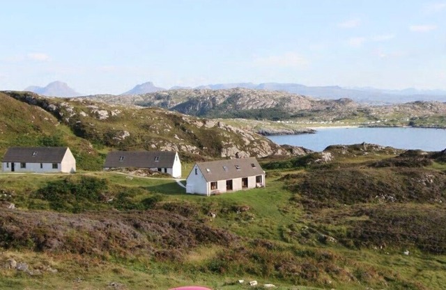 Orchid Cottage - sea and mountain views!