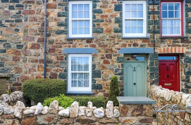 ORIELTON COTTAGE, pet friendly, with open fire in Dinas Cross