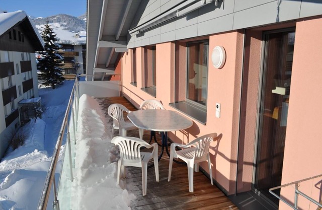 Original, child-friendly, spacious flat