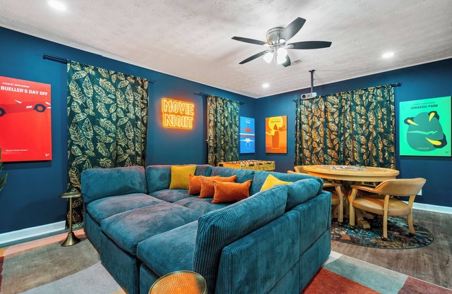 Oriole Oasis |PuttPutt|Theater|Game Room+More