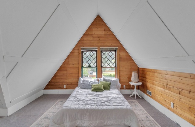 Orting Manor - Charming and Historic! by RedAwning