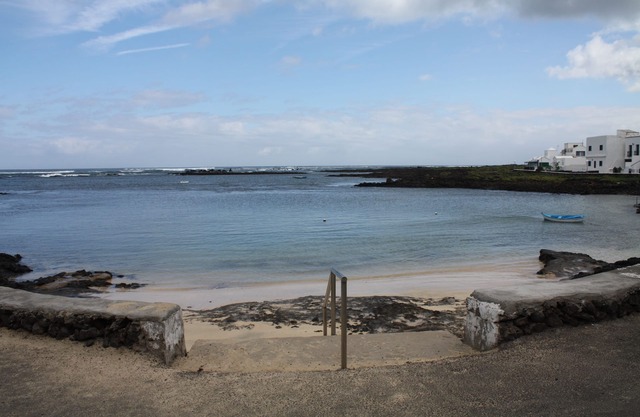 Orzola smell of the sea, Holidays waterfront