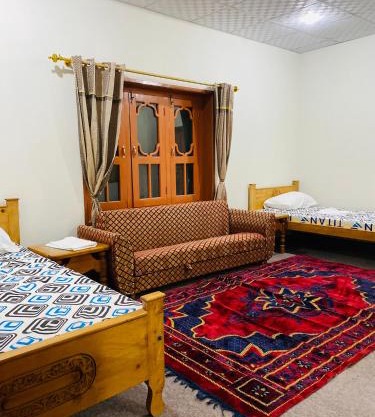 Oshneer view guest house parwak