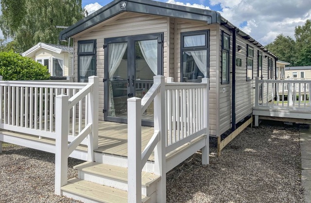 Ousbrough Tail-Wag Retreat - UK50088