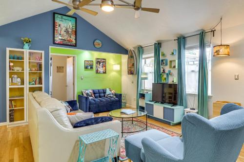 Outdoor Bar and Large Pool Retro ABQ Retreat!