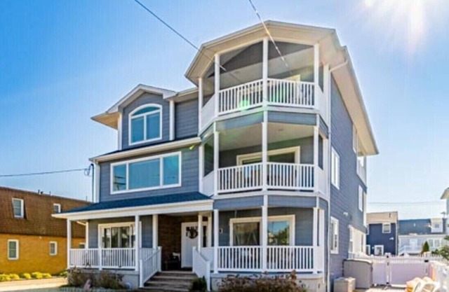 Outdoor, heated pool, rooftop terrace, game room, mutiple decks