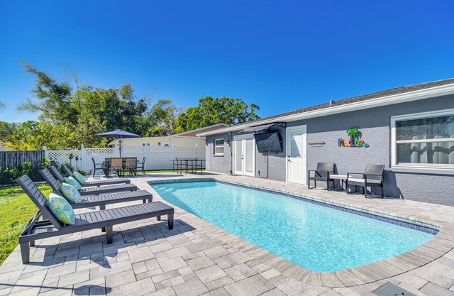 Outdoor Oasis: Modern Pinellas Park Getaway!