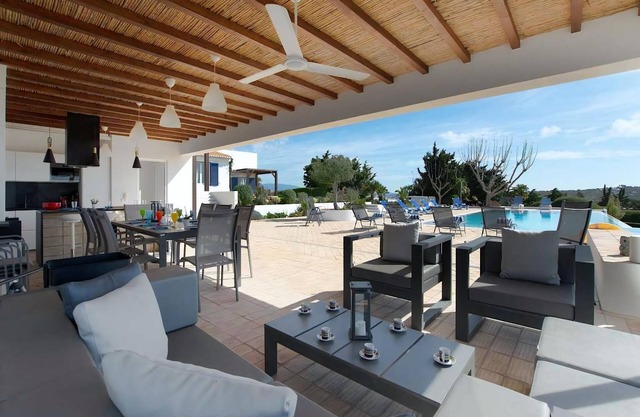 Outstanding Lagos Villa | 6 Bedrooms | Villa Alfarrobeira | Stunning Sea &.