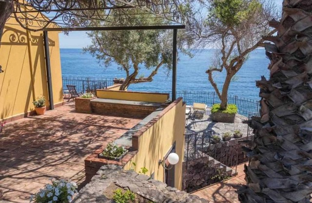 Overlooking the sea - Exclusive stay