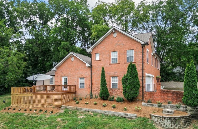 Overlook at WhitsettnFor Large Groups