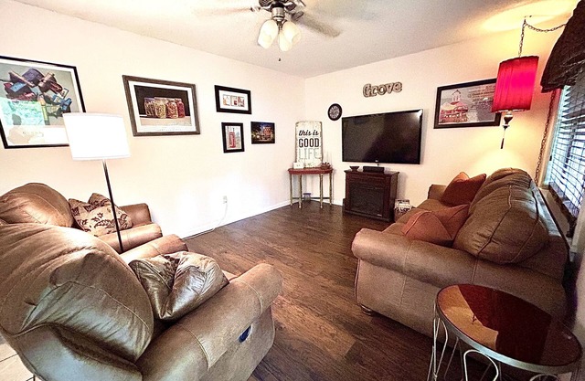 Oxford Town-Close to Campus and Walking Trails-New Furniture!