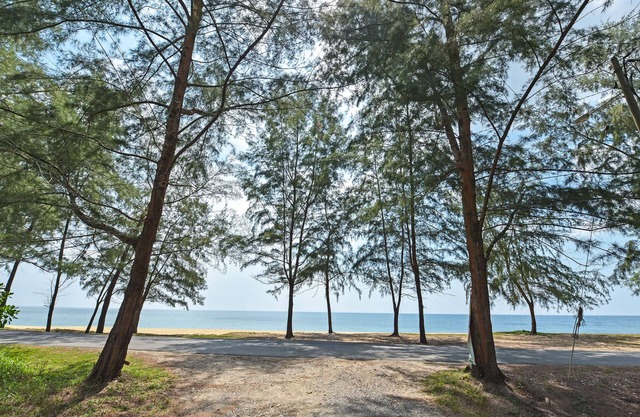 Oyo 90596 Casaria Inn